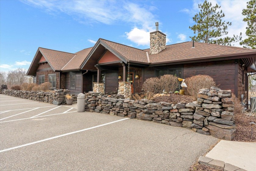 Discover Cottage 2 at Boyd Lodge, the embodiment of refined - photo 35