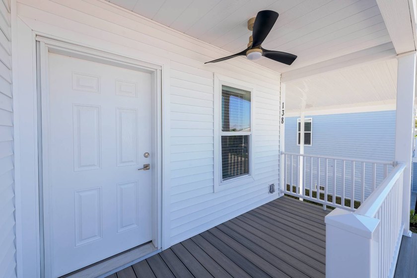 PRICE REDUCED Brand New 2025 Palm Harbor! 1386 sq Ft of beauty - photo 3
