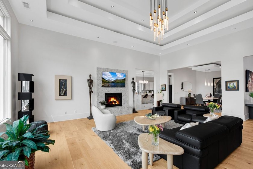 Stunning and elegant estate home on the golf course in sought - photo 13