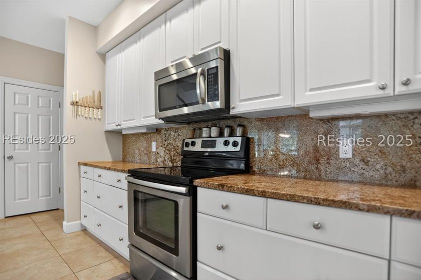 Welcome to this spacious 4br/3.5ba home located on the 4th - photo 13