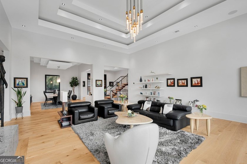 Stunning and elegant estate home on the golf course in sought - photo 14