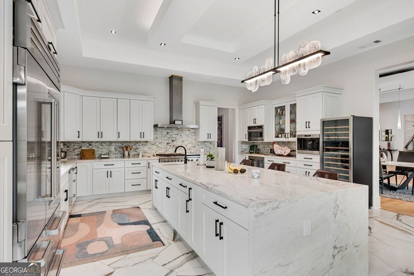 Stunning and elegant estate home on the golf course in sought - photo 17