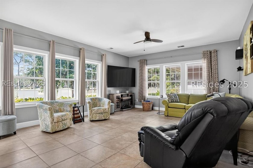 Welcome to this spacious 4br/3.5ba home located on the 4th - photo 19
