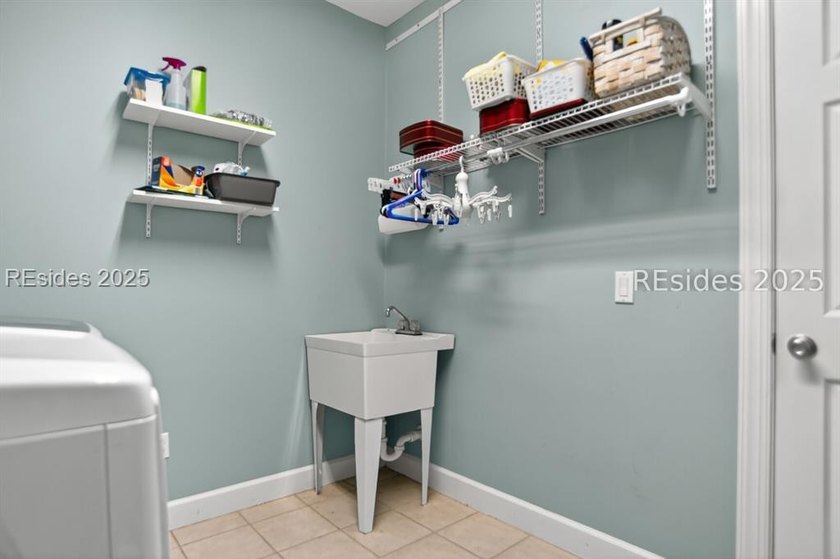 Welcome to this spacious 4br/3.5ba home located on the 4th - photo 24
