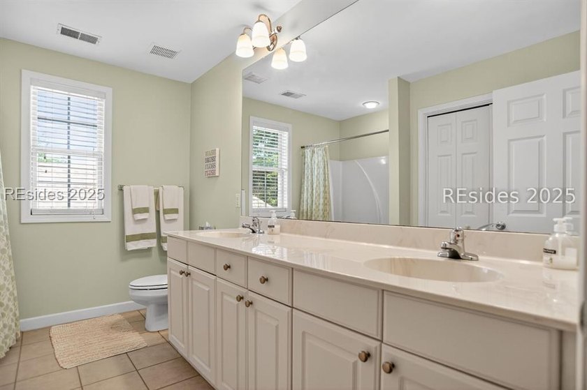 Welcome to this spacious 4br/3.5ba home located on the 4th - photo 33