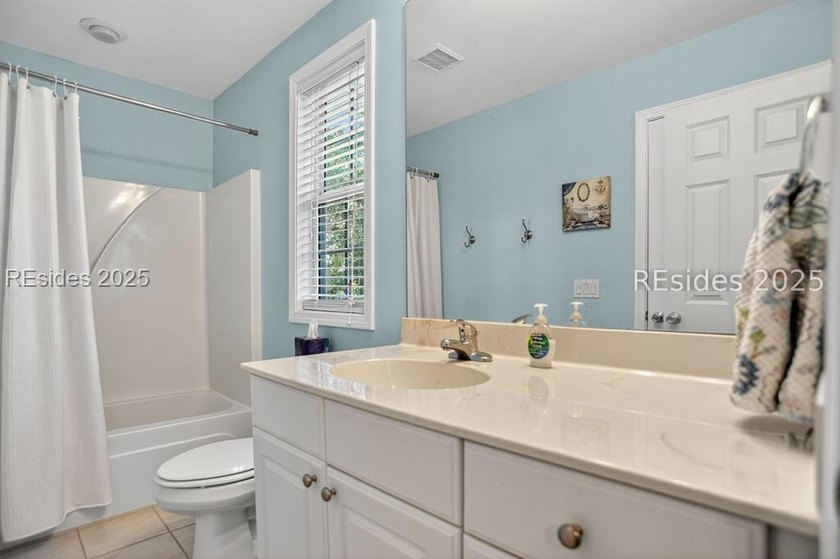Welcome to this spacious 4br/3.5ba home located on the 4th - photo 37