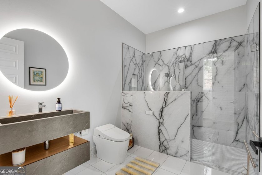 Stunning and elegant estate home on the golf course in sought - photo 38