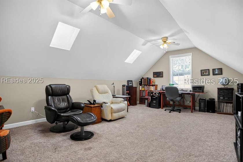 Welcome to this spacious 4br/3.5ba home located on the 4th - photo 40