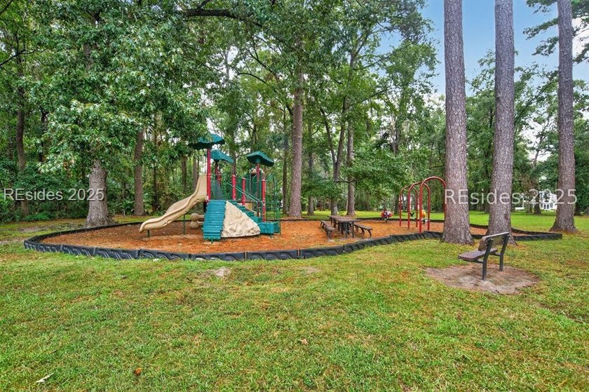 Welcome to this spacious 4br/3.5ba home located on the 4th - photo 51