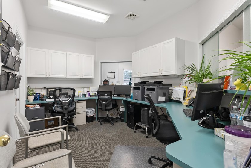 High-visibility, fully leased commercial investment opportunity - photo 11