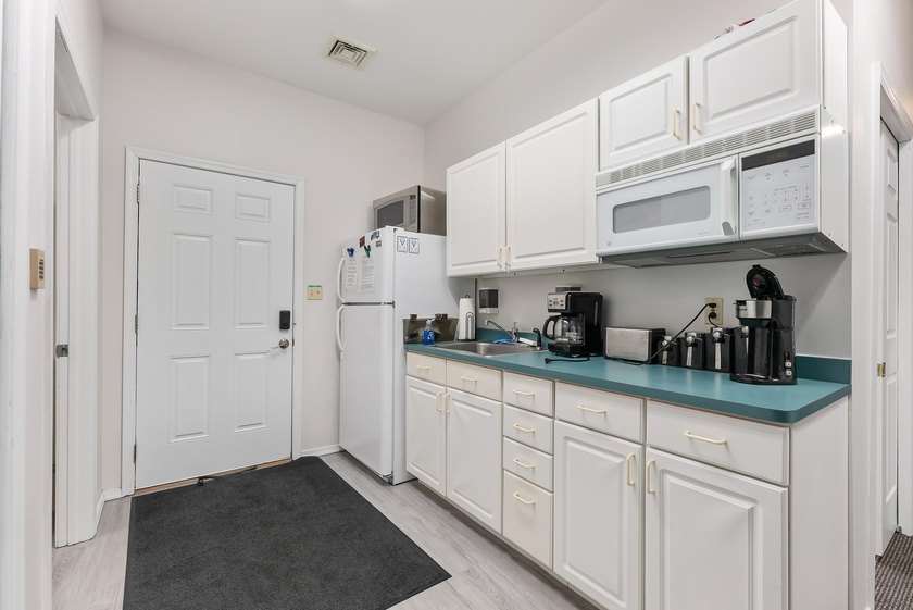 High-visibility, fully leased commercial investment opportunity - photo 13