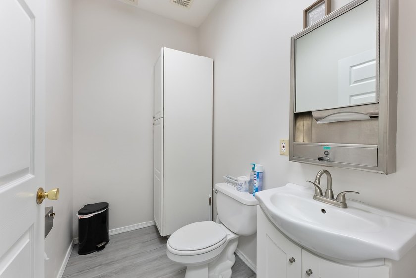 High-visibility, fully leased commercial investment opportunity - photo 16
