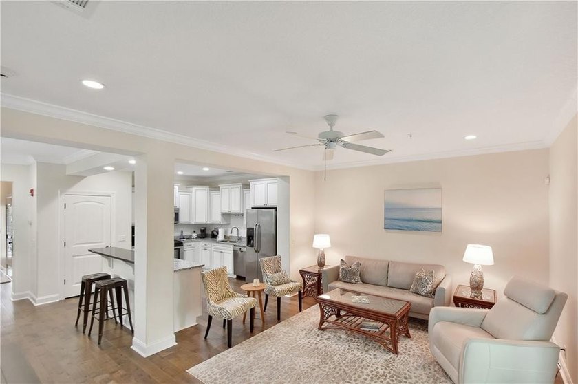 Experience Coastal elegance and convenient Island living in this - photo 13