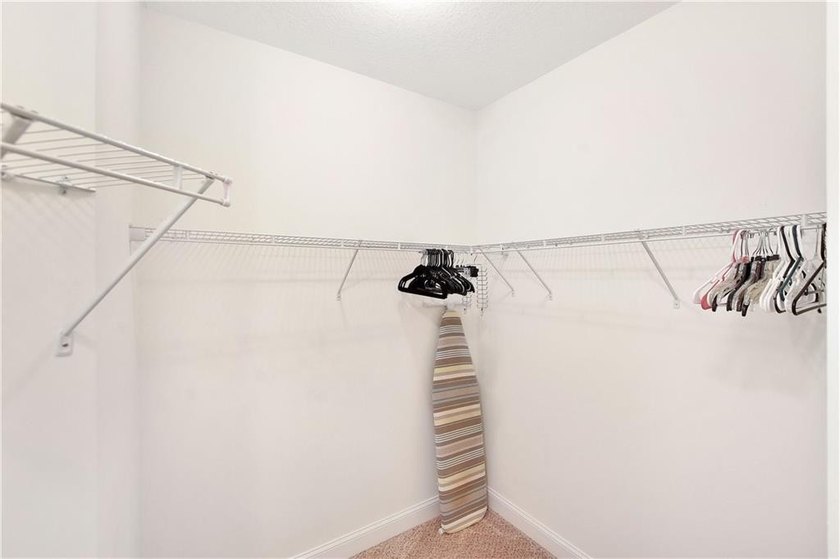 Experience Coastal elegance and convenient Island living in this - photo 23