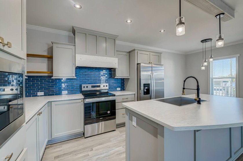 PRICE REDUCED!! Brand New 2025 Palm Harbor! 1386 sq Ft of beauty - photo 8