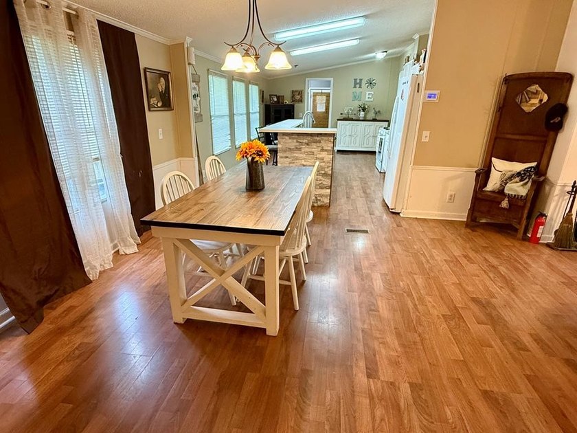 Rest and relax in this beautifully maintained 3-bedroom, 2-bath - photo 9