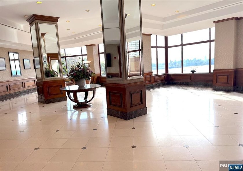 Welcome to THE PALISADES this move-in ready 1-bedroom - photo 4