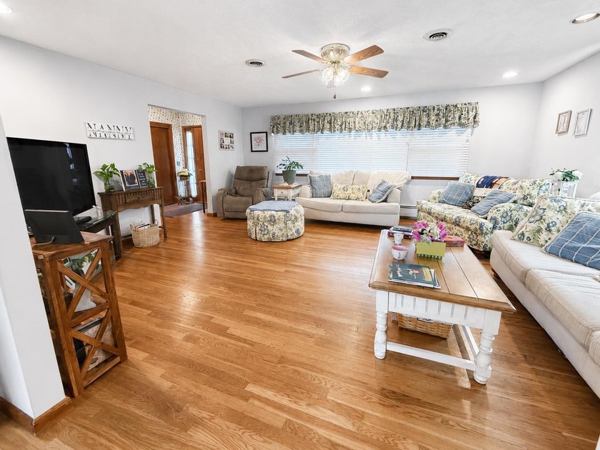 Just under two miles from the vibrant Toms River waterfront - photo 19