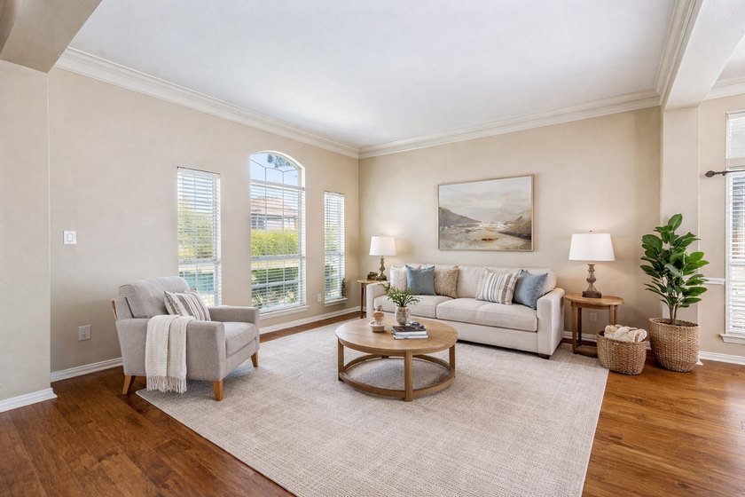 Wonderful single-story home offering tranquil canal views right - photo 3