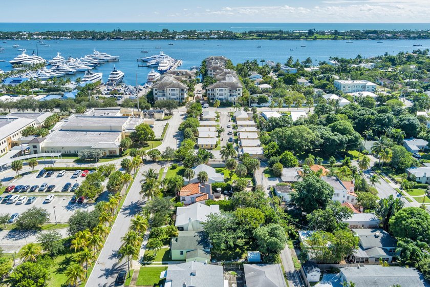 Historic charm meets modern luxury in this beautifully updated 3 - photo 31