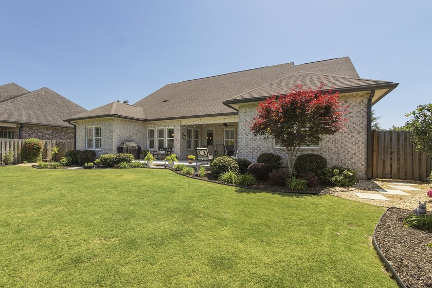 *Seller will contribute $10,000 to buyer's closing costs or - photo 34
