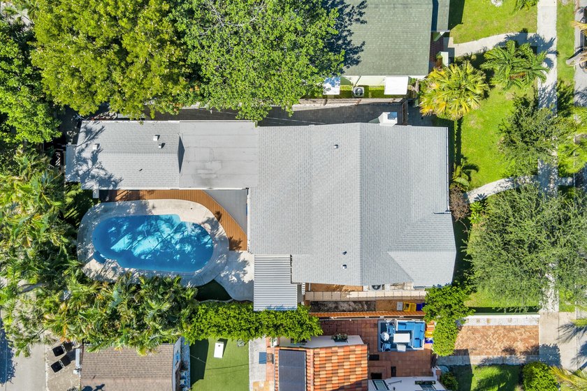 Historic charm meets modern luxury in this beautifully updated 3 - photo 34
