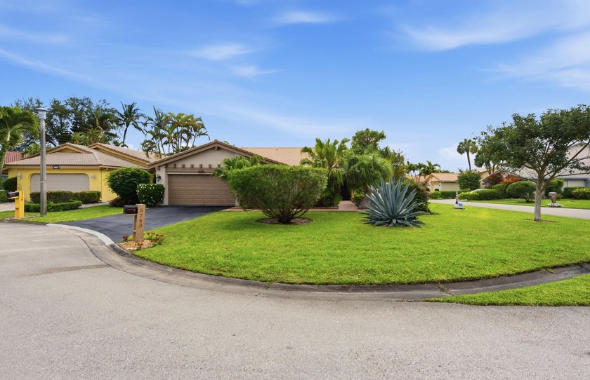 Nestled in the sought-after Villas of Green Glen within the - photo 4
