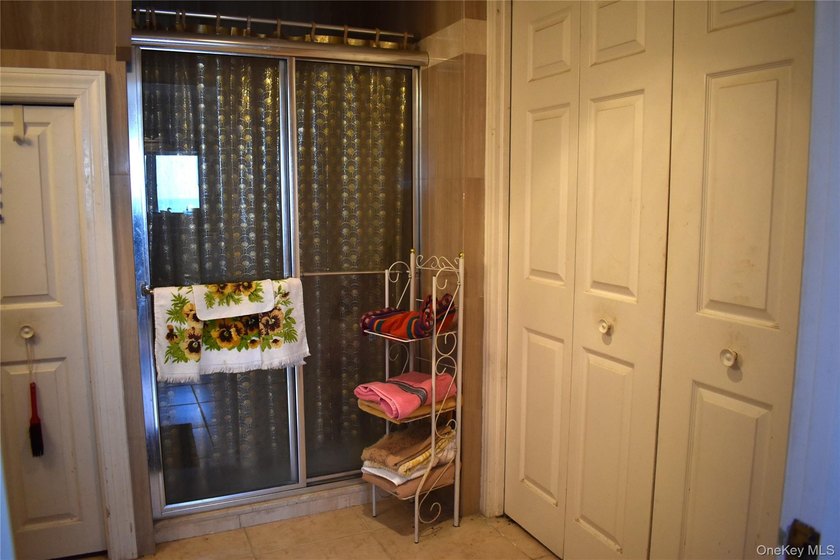 Welcome to this One-of-a-Kind 4-Bedroom, Custom Built Colonial - photo 14