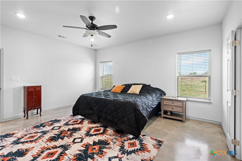 THIS IS THE ONE! This stunning 4-bedroom, 3-bath open-concept - photo 14