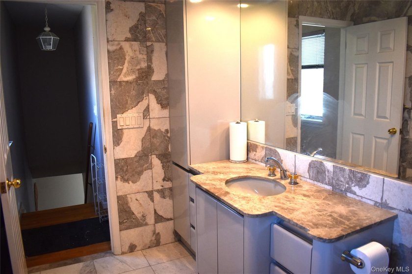 Welcome to this One-of-a-Kind 4-Bedroom, Custom Built Colonial - photo 17