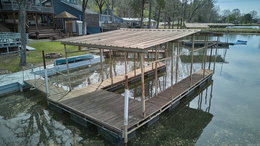 INVESTMENT PROPERTY? 3 RENTABLE UNITS! on Lake Hamilton! Welcome - photo 22