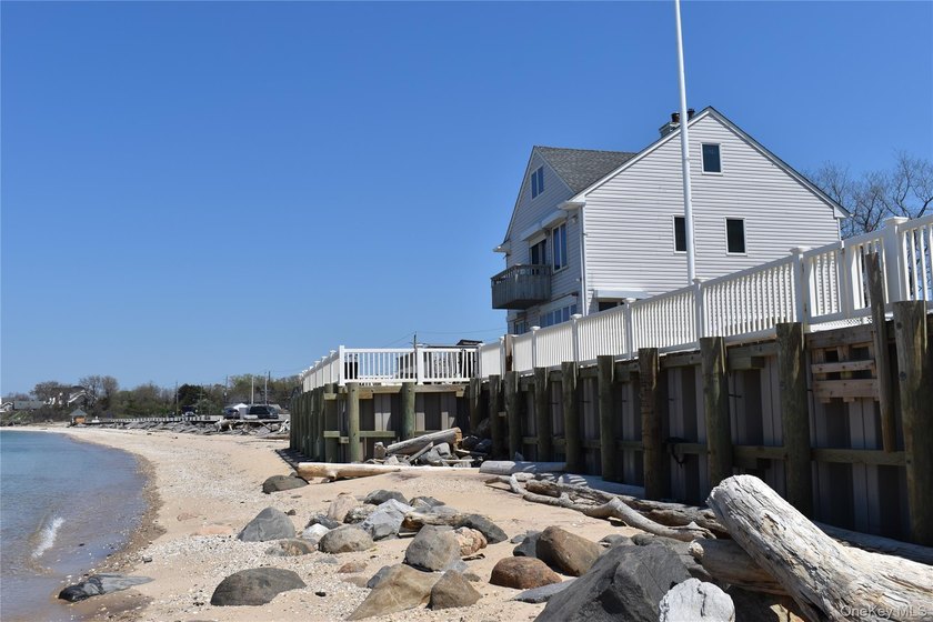 Welcome to this One-of-a-Kind 4-Bedroom, Custom Built Colonial - photo 22