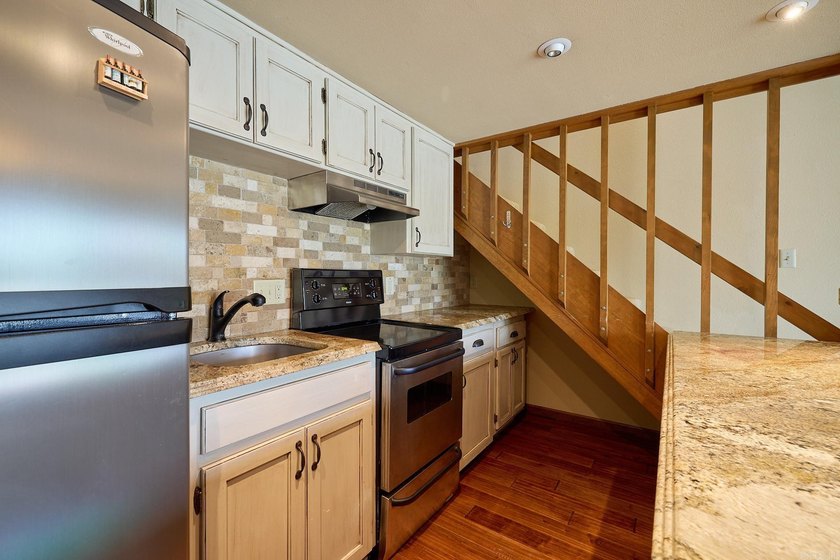 INVESTMENT PROPERTY? 3 RENTABLE UNITS! on Lake Hamilton! Welcome - photo 29