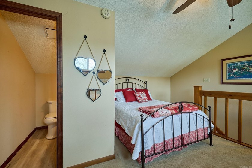 INVESTMENT PROPERTY? 3 RENTABLE UNITS! on Lake Hamilton! Welcome - photo 35