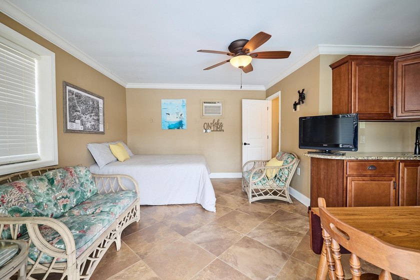 INVESTMENT PROPERTY? 3 RENTABLE UNITS! on Lake Hamilton! Welcome - photo 36