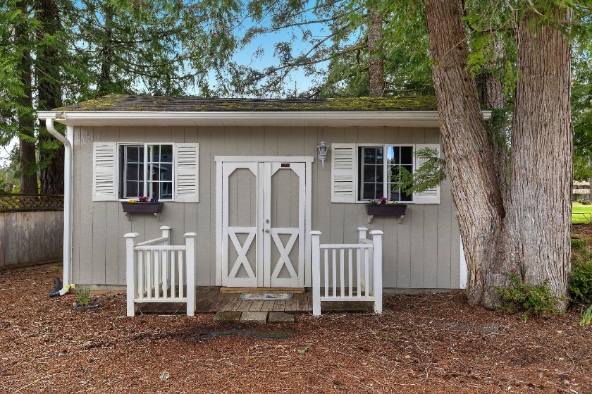 Updated Golf Course Home - photo 8