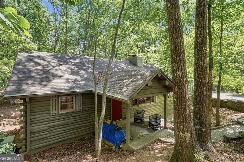 This light and bright 4 BR with 2 Full Bath design home is a - photo 38