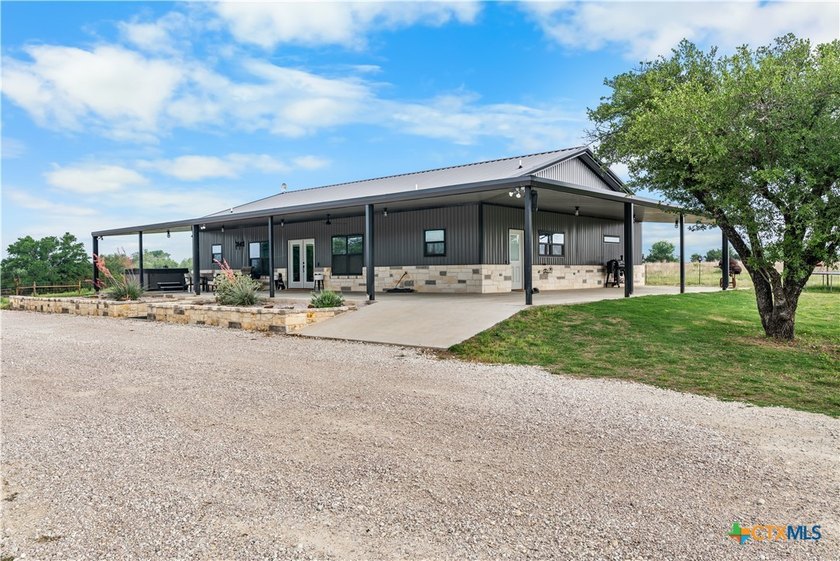 THIS IS THE ONE! This stunning 4-bedroom, 3-bath open-concept - photo 46