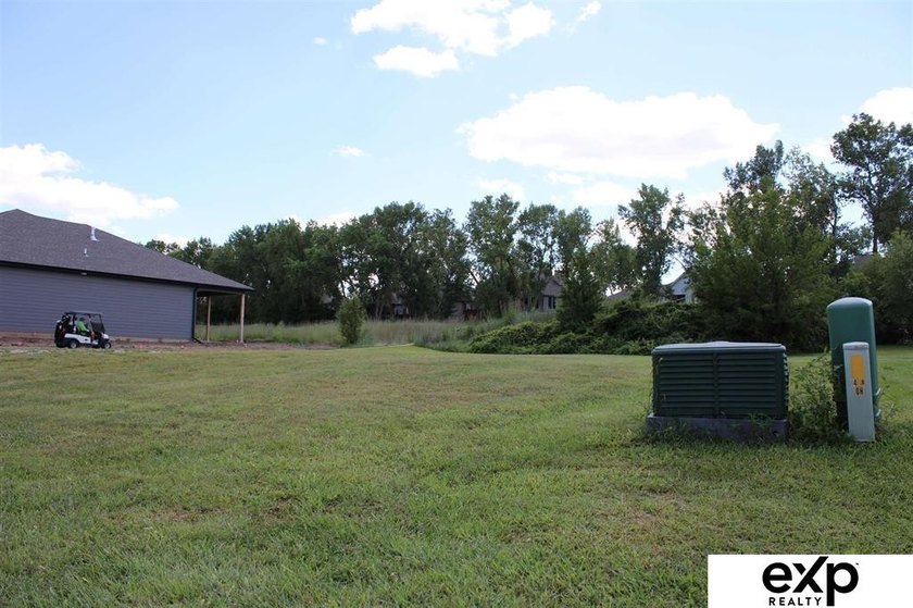 Welcome to Iron Horse-an exceptional community perfectly - photo 11
