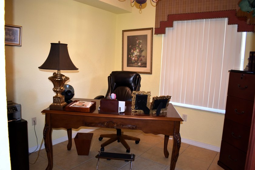 Great 3 Bedroom Corner Unit with 2 Car Garage at The Belmont! - photo 14