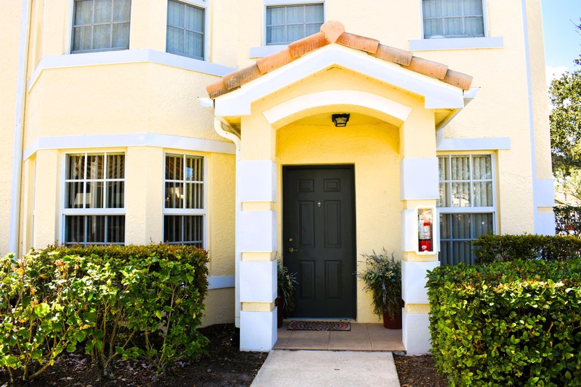 Great 3 Bedroom Corner Unit with 2 Car Garage at The Belmont! - photo 23