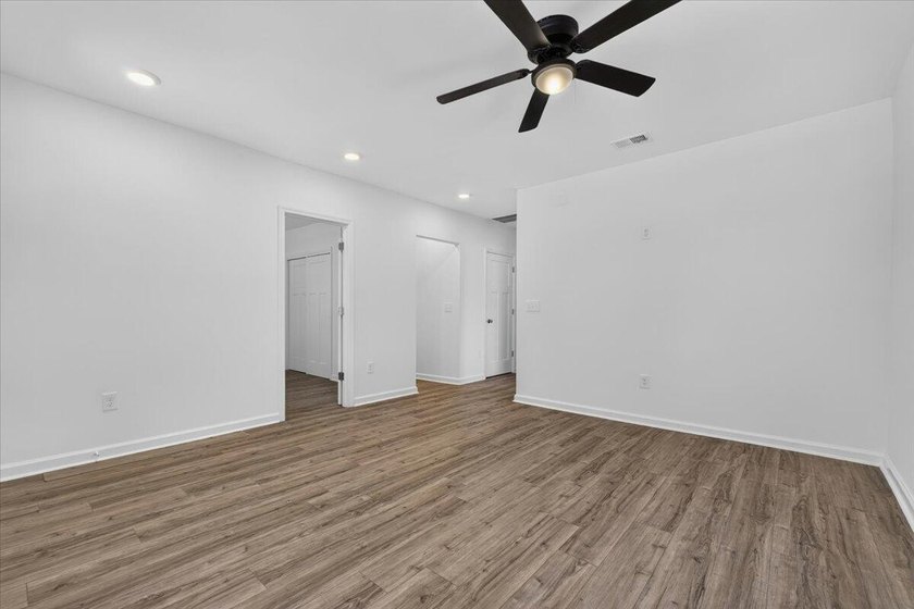 This charming 3-bedroom, 2-bath home has been completely - photo 5