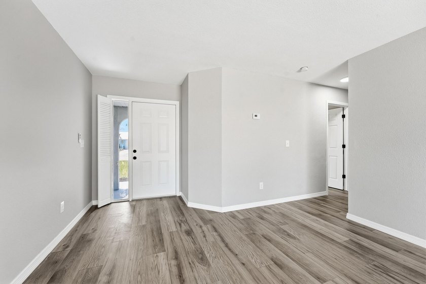 BRAND NEW ROOF, NEW A/C SYSTEM, FULLY RENOVATED .This - photo 6
