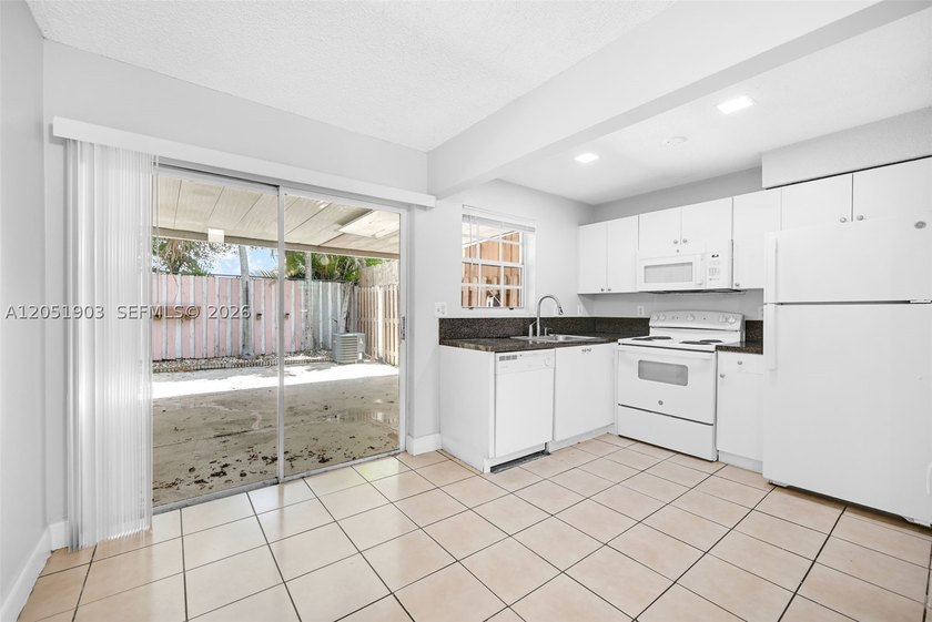 Welcome to this move-in-ready 2-bedroom, 2.5-bath 2-story - photo 11