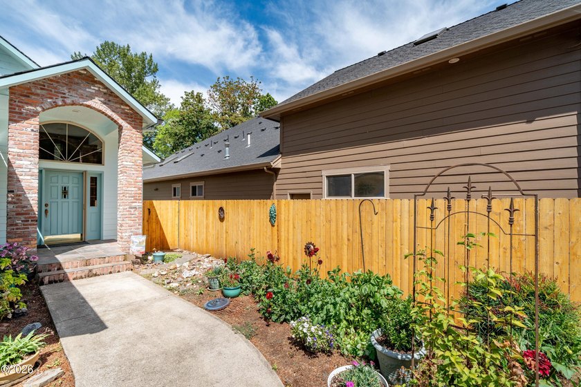 Experience refined riverfront living on the majestic Willamette - photo 13