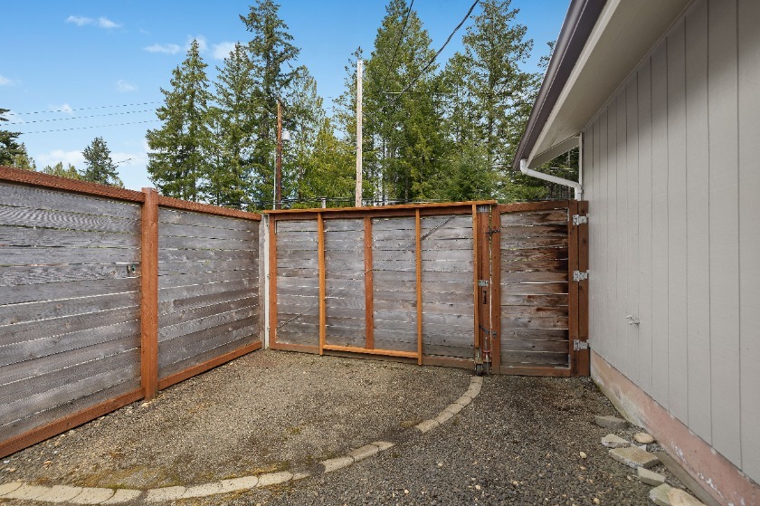 Updated Golf Course Home - photo 6