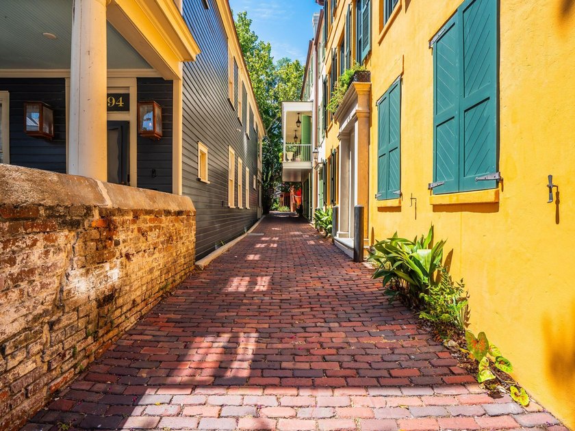 Experience the pinnacle of downtown Charleston living in this - photo 4