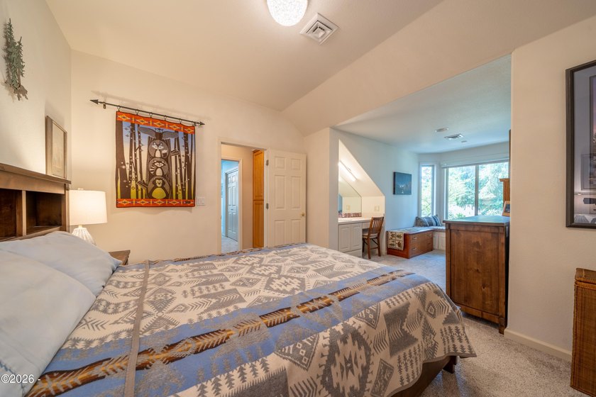 Experience refined riverfront living on the majestic Willamette - photo 47