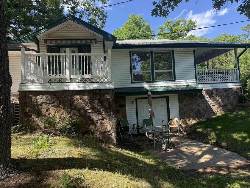 Looking for peaceful country living with lots of space? Or a - photo 5