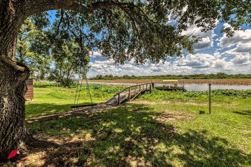 Toledo Bend lakefront home. Near Circle Drive marina. Central - photo 11